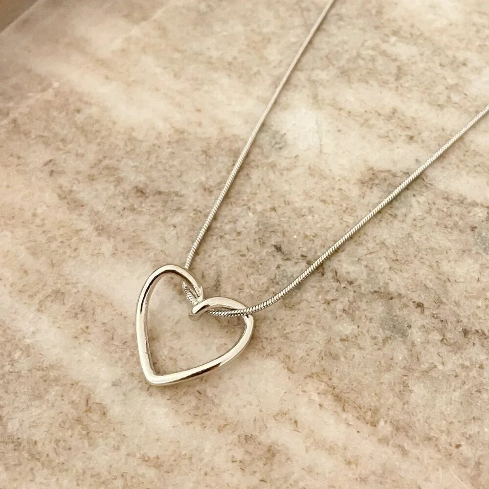 Silver Heart Pendant Necklace Heart Necklace Minimalist Dainty Necklace